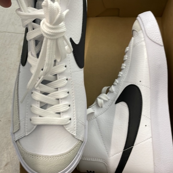 Nike Blazer Mid 77vintage grade school 6y 8 women - Picture 4 of 16